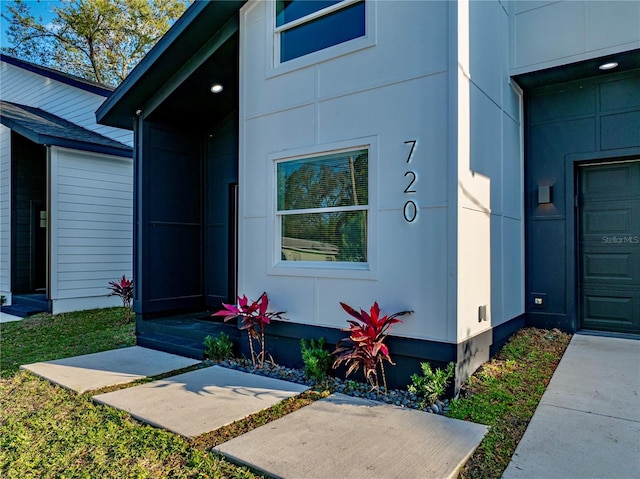 view of property entrance