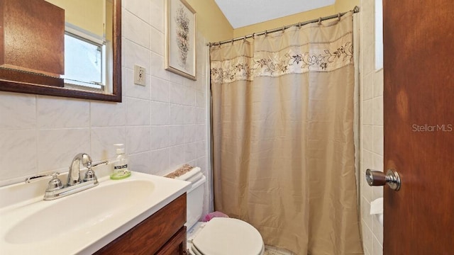 2453 Teri St, Auburndale, FL 33823 - bathroom with tasteful backsplash, toilet, a shower with curtain, vanity, and tile walls