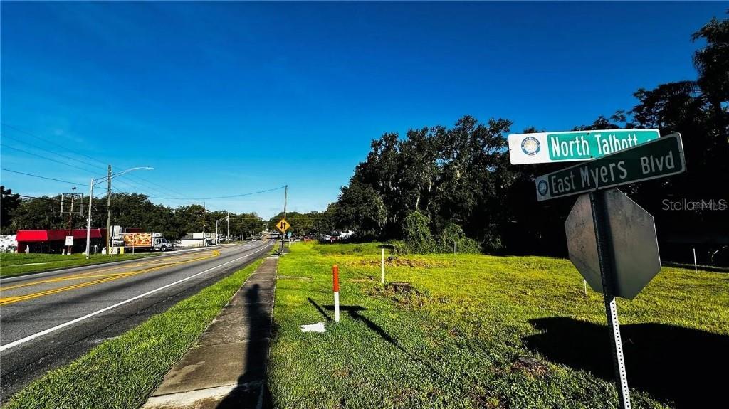 30 E Myers Blvd, Mascotte, FL 34753