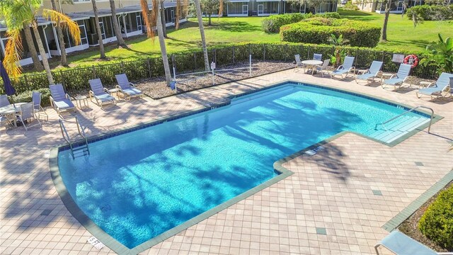 2824 Conch Hollow Dr, Brandon, FL 33511 - community pool with fence and a patio
