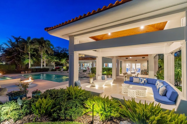 611 Brightwaters Blvd NE, Saint Petersburg, FL 33704 - outdoor pool featuring a patio area, an outdoor living space, and a ceiling fan