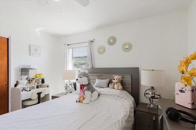 bedroom with a ceiling fan