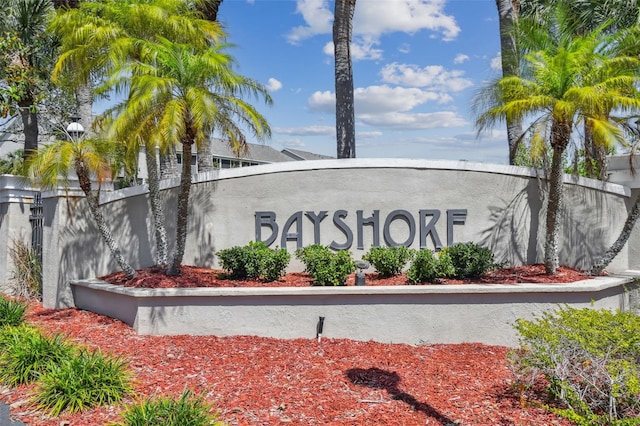 view of community / neighborhood sign