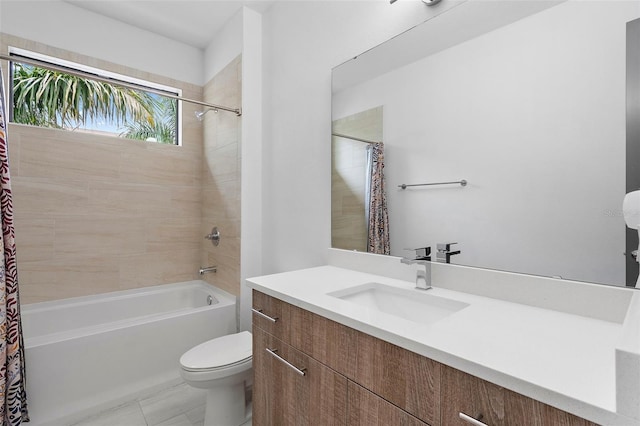 1110 25th St N, Saint Petersburg, FL 33713 - full bath featuring shower / bath combination with curtain, vanity, and toilet