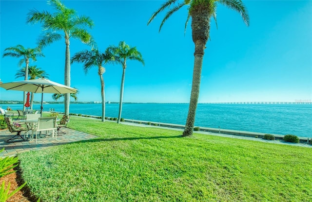 view of water feature