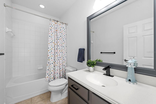 6157 Castleton Hollow Rd, Riverview, FL 33578 - full bath with toilet, tile patterned flooring, vanity, shower / bath combo with shower curtain, and recessed lighting