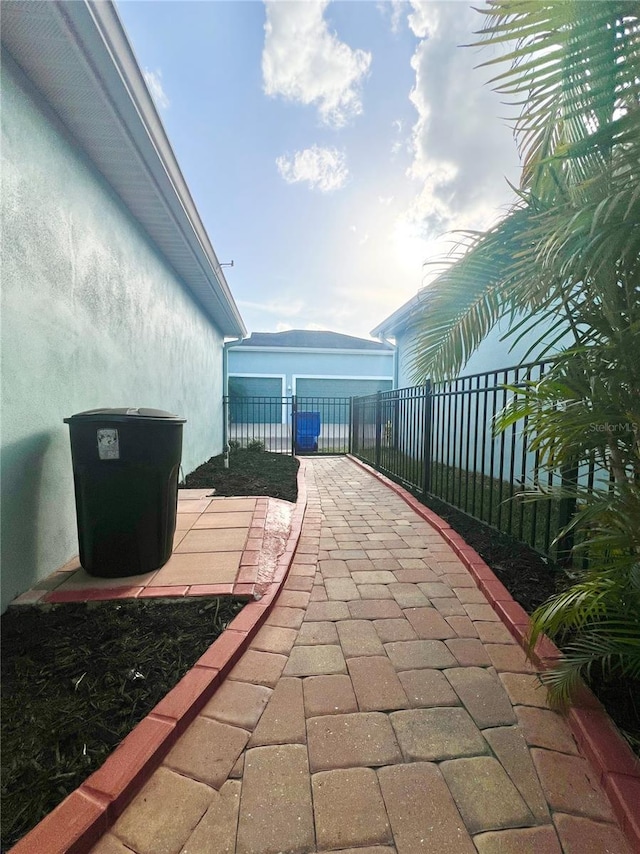6157 Castleton Hollow Rd, Riverview, FL 33578 - view of patio / terrace