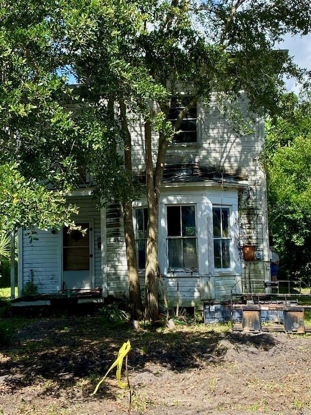 view of front of property