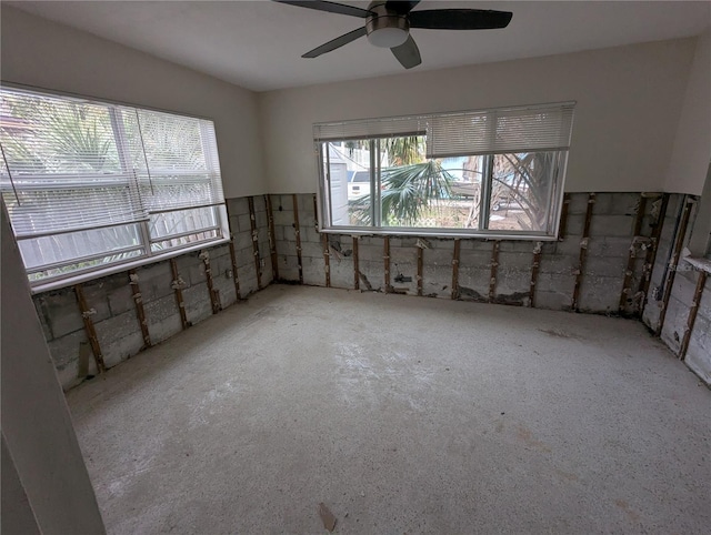 empty room with ceiling fan