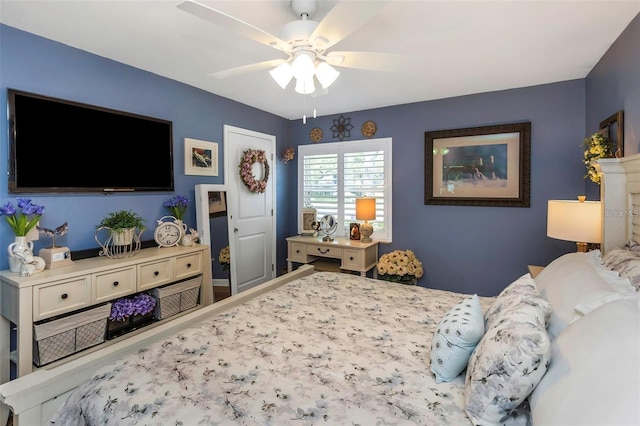 bedroom featuring ceiling fan