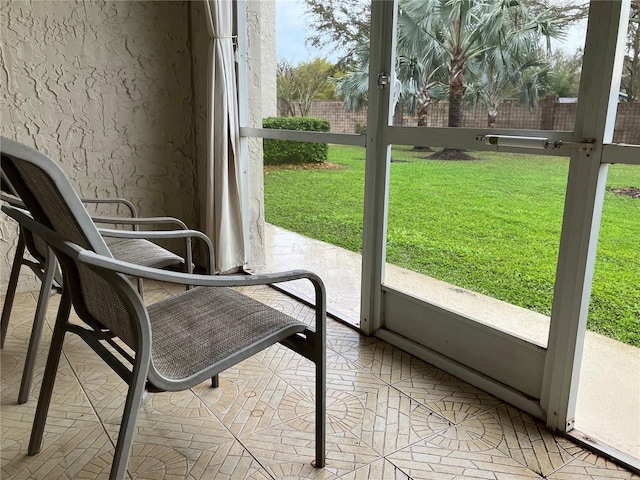 6815 Dali Ave Unit F101, Land O Lakes, FL 34637 - sunroom with healthy amount of natural light