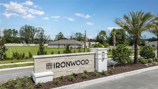 1931 Rosewood Cir, Lakeland, FL 33810 - community sign featuring a yard