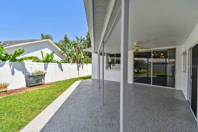 915 Brittany Park Blvd, Tarpon Springs, FL 34689 - view of patio / terrace featuring ceiling fan
