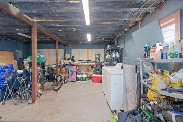 basement featuring washer / clothes dryer