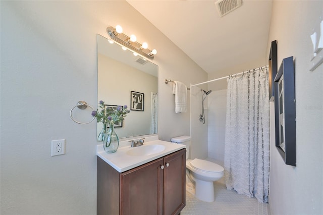 full bath featuring curtained shower, visible vents, vanity, and toilet