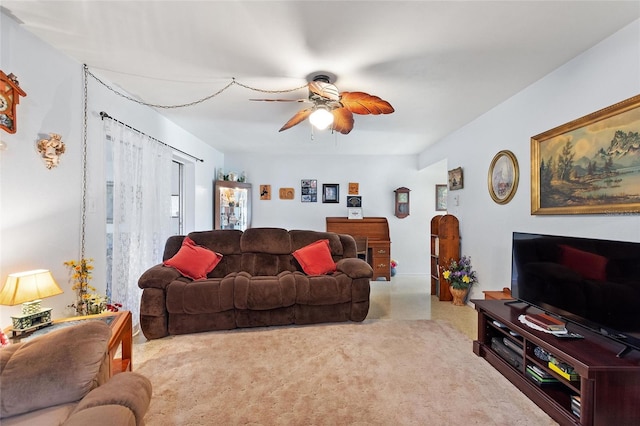 4310 Indian Lake Dr, Indian Lake Estates, FL 33855 - carpeted living room featuring ceiling fan