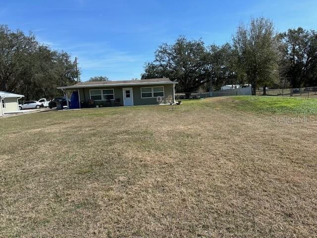 view of front of property with a front yard