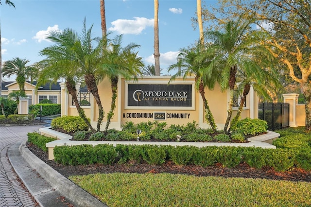 view of community / neighborhood sign