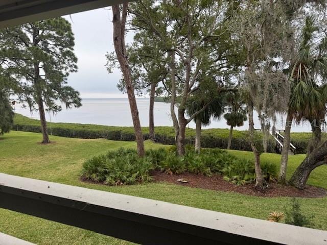 view of yard featuring a water view