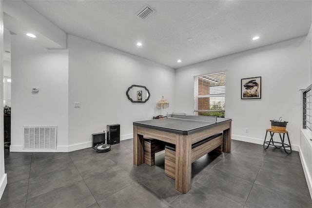 game room with baseboards, visible vents, and recessed lighting