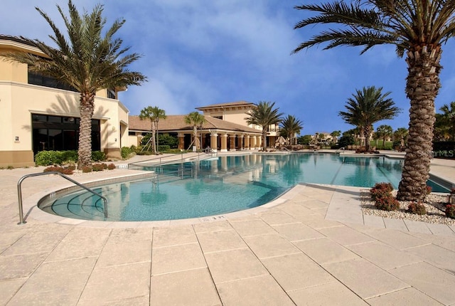 328 Siena Vista Pl, Sun City Center, FL 33573 - pool featuring a patio
