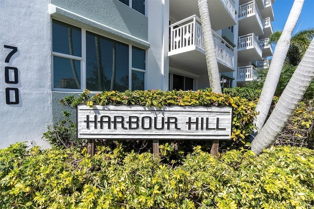 view of community / neighborhood sign