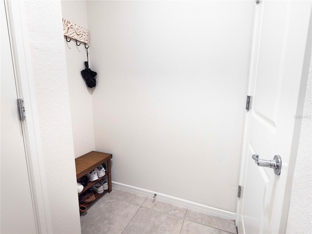 29922 Marquette Ave, Wesley Chapel, FL 33545 - mudroom with light tile patterned floors and baseboards