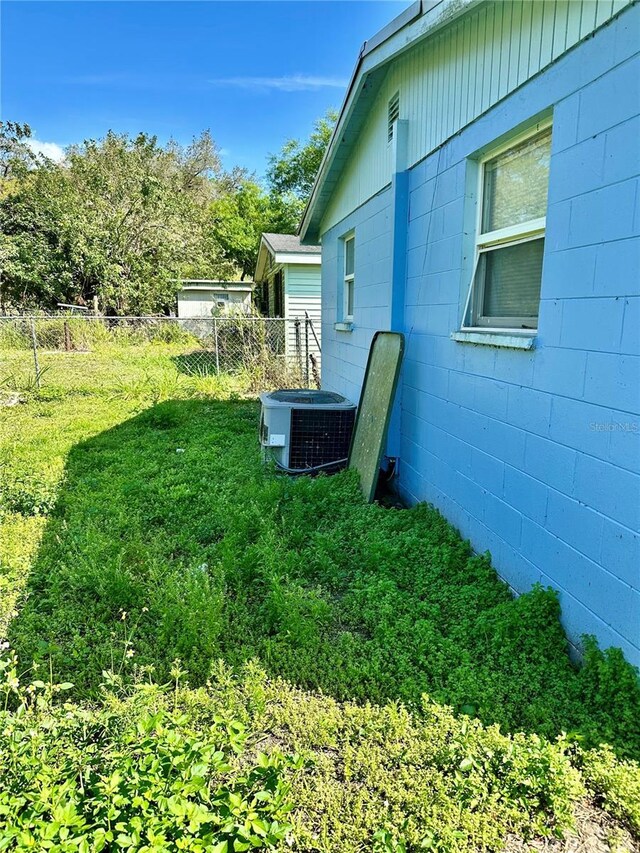 954 Fordson Ave, Labelle, FL 33935 - view of yard with cooling unit