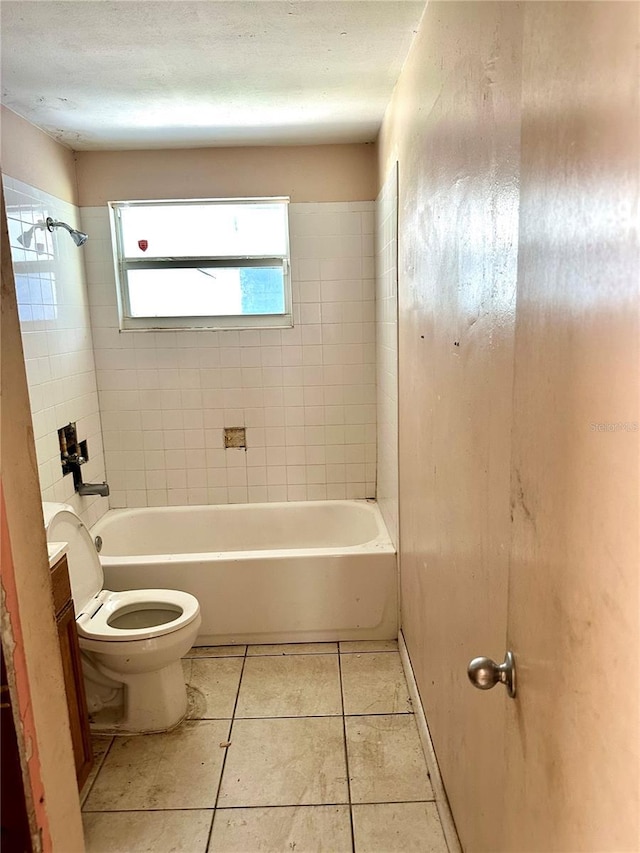 954 Fordson Ave, Labelle, FL 33935 - full bathroom featuring toilet,  shower combination, tile patterned floors, and vanity