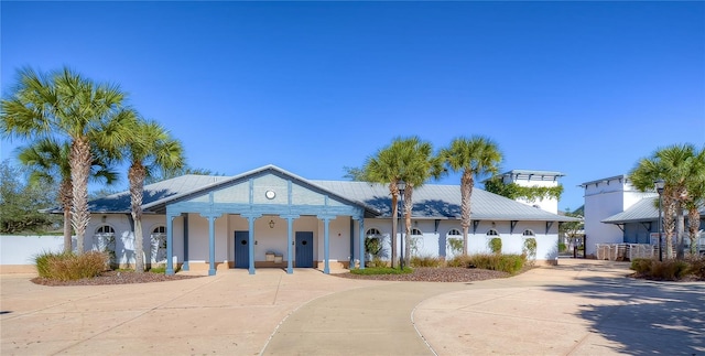 15912 Ternglade Dr, Lithia, FL 33547 - neoclassical home with driveway and covered porch