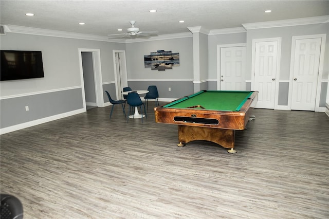 playroom featuring crown molding, billiards, and wood finished floors