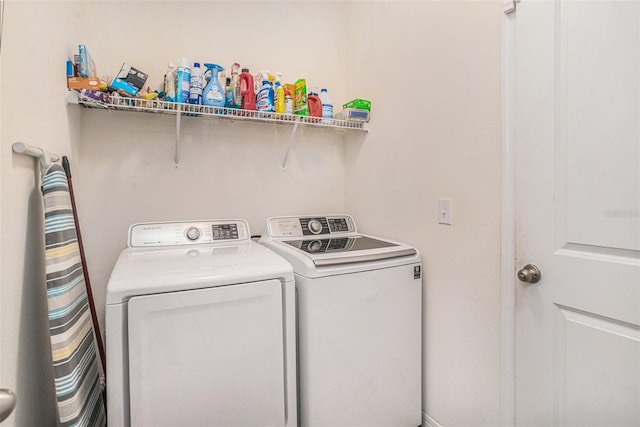 10604 Scenic Hollow Dr, Riverview, FL 33578 - clothes washing area featuring laundry area and washing machine and dryer