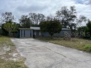 view of front of house featuring driveway