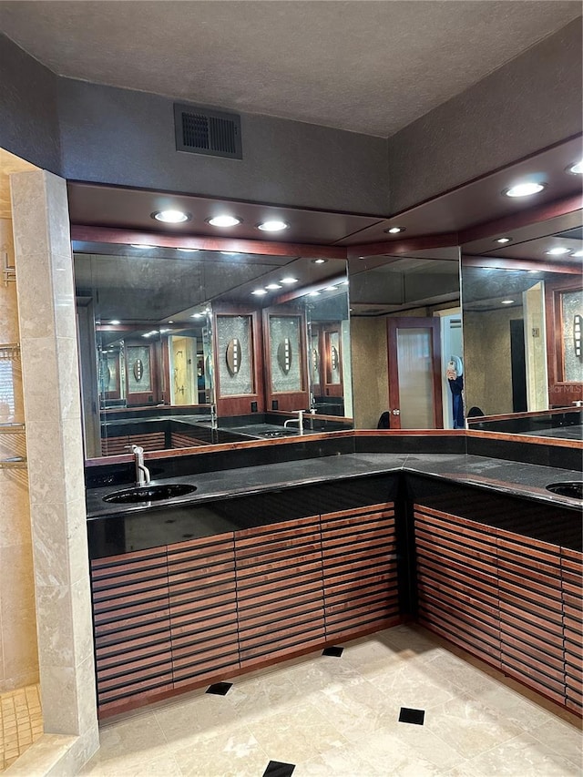 6425 Shoreline Dr Unit 10506, Saint Petersburg, FL 33708 - bar featuring a sink and recessed lighting