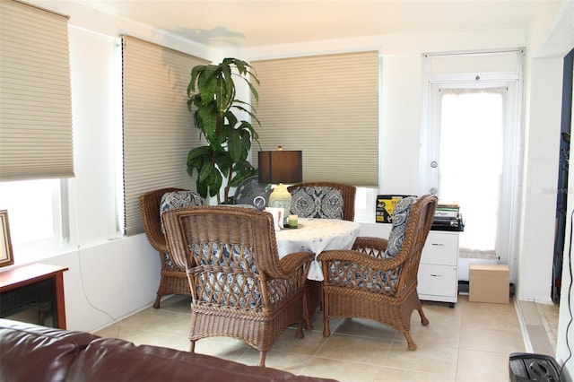 sitting room featuring light tile patterned flooring