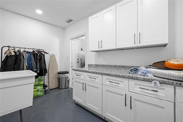 1131 60th Ave S, Saint Petersburg, FL 33705 - laundry room featuring recessed lighting
