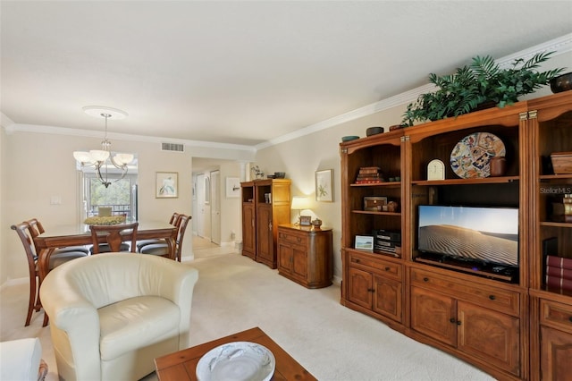 living room featuring light carpet, a notable chandelier, visible vents, and crown molding