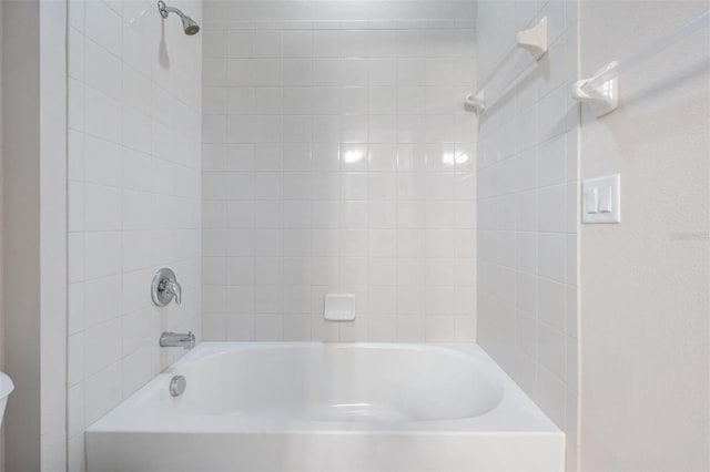 full bathroom with washtub / shower combination