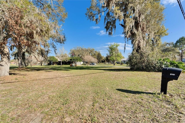 exterior space featuring a yard