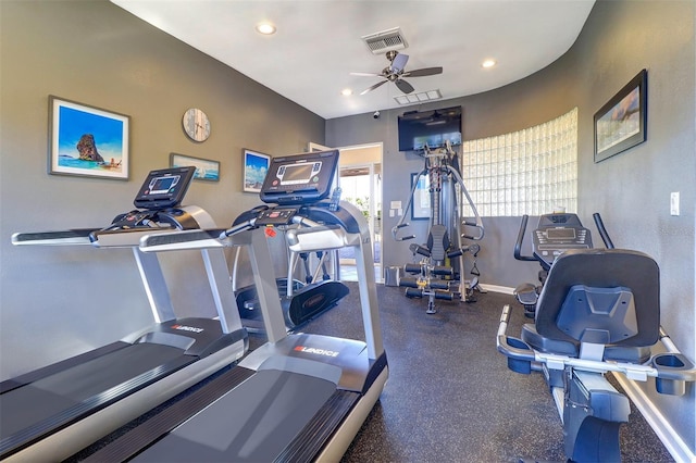 workout area with baseboards, visible vents, a ceiling fan, and recessed lighting