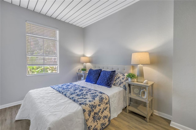 2402 W Azeele St Unit 423, Tampa, FL 33609 - bedroom with wood finished floors
