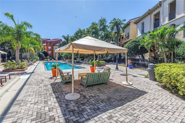2402 W Azeele St Unit 423, Tampa, FL 33609 - community pool with a gazebo and a patio area