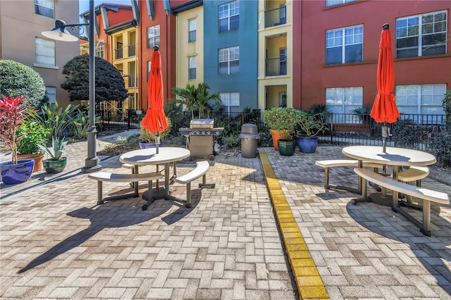 2402 W Azeele St Unit 423, Tampa, FL 33609 - view of patio with area for grilling