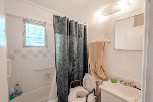 1800 27th Ave N, Saint Petersburg, FL 33713 - bathroom featuring shower / bath combination with curtain, a sink, and toilet