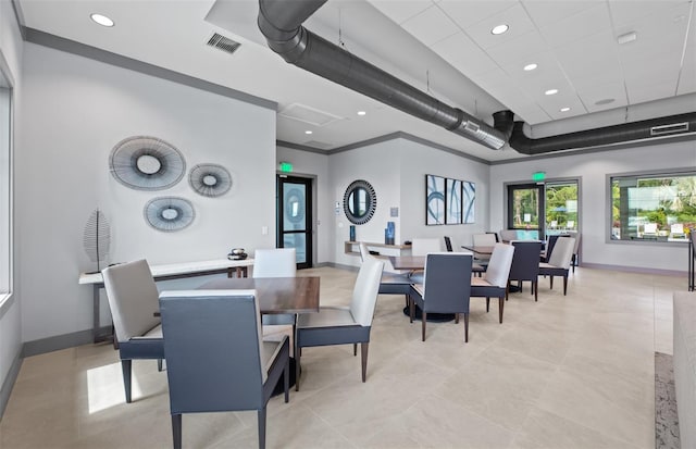 dining area featuring recessed lighting, visible vents, and baseboards