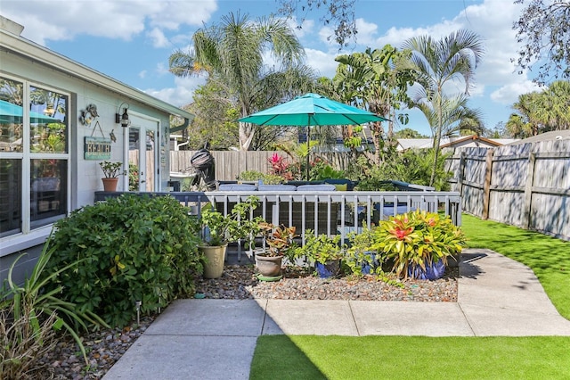 view of yard featuring fence