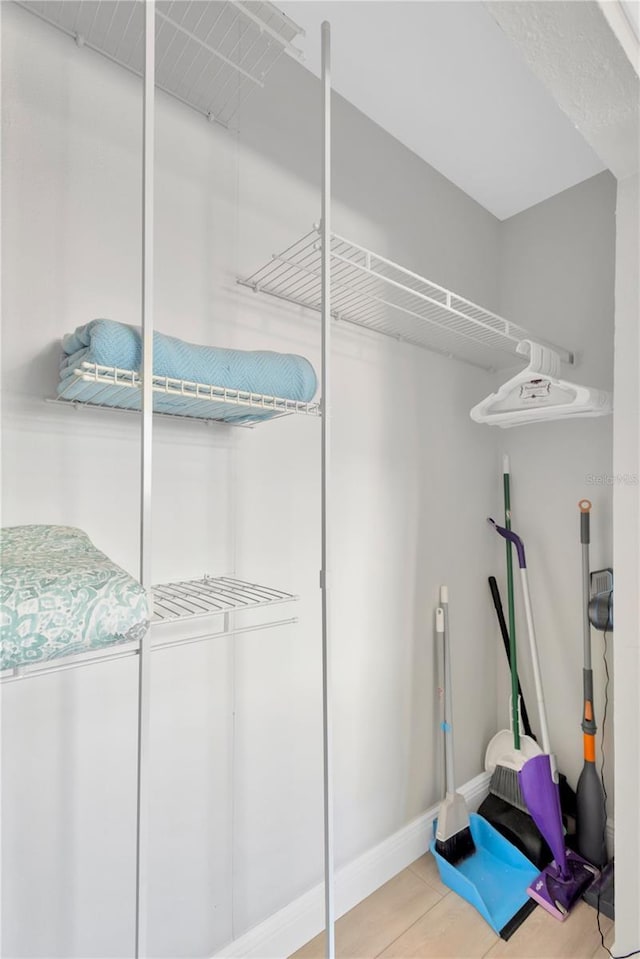 walk in closet featuring tile patterned floors