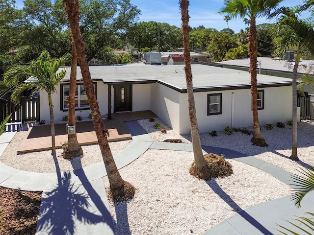 view of front of property with stucco siding