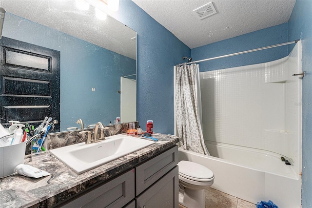 full bathroom with a textured ceiling, toilet, vanity, visible vents, and shower / bathtub combination with curtain