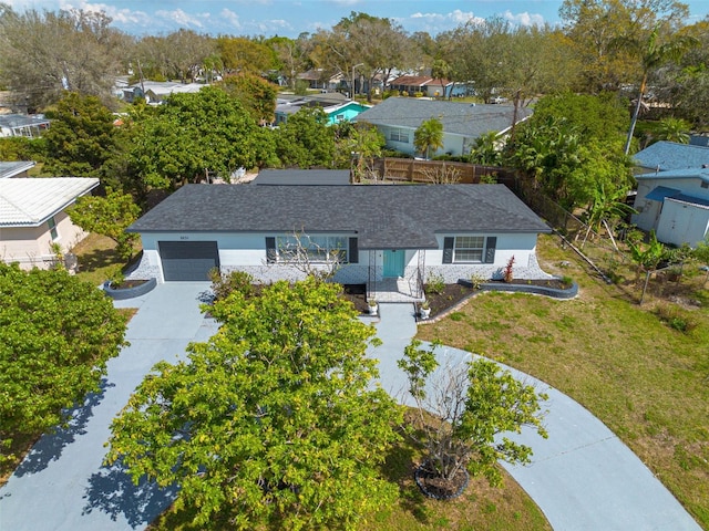 drone / aerial view featuring a residential view